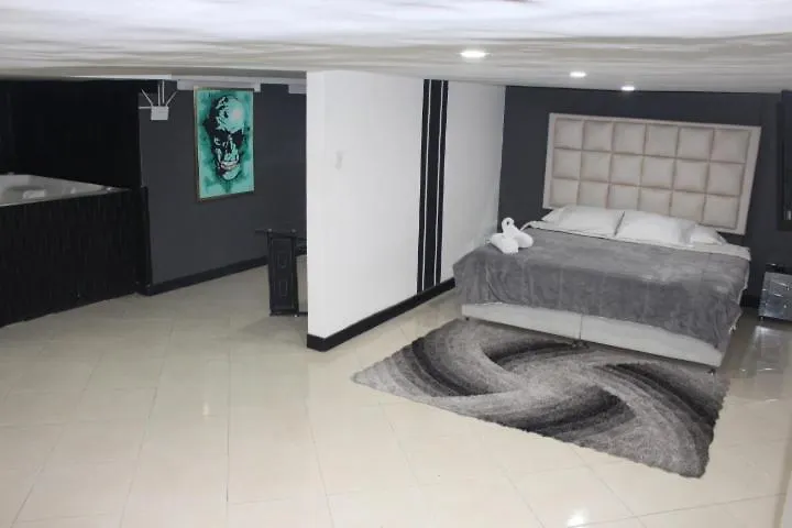 Deluxe Suite Rome #9 Icon Poblado 301 Medellin 0*,